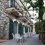 Colle Dell'ara Bed & Breakfast 4*