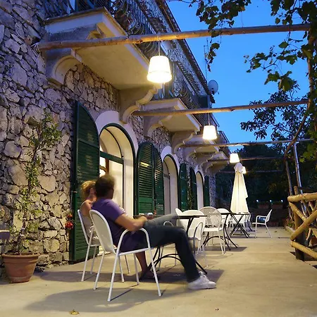 Alojamento de Acomodação e Pequeno-almoço Colle Dell'ara