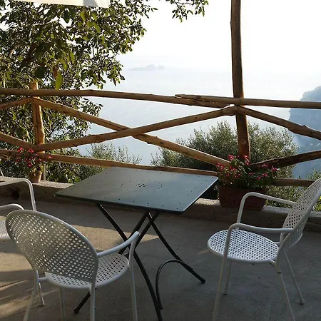 Colle Dell'ara Nocleg ze śniadaniem 4*