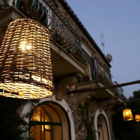 Colle Dell'ara Nocleg ze śniadaniem 4*