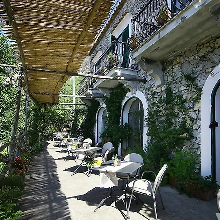 Colle Dell'ara Bed and Breakfast 4*